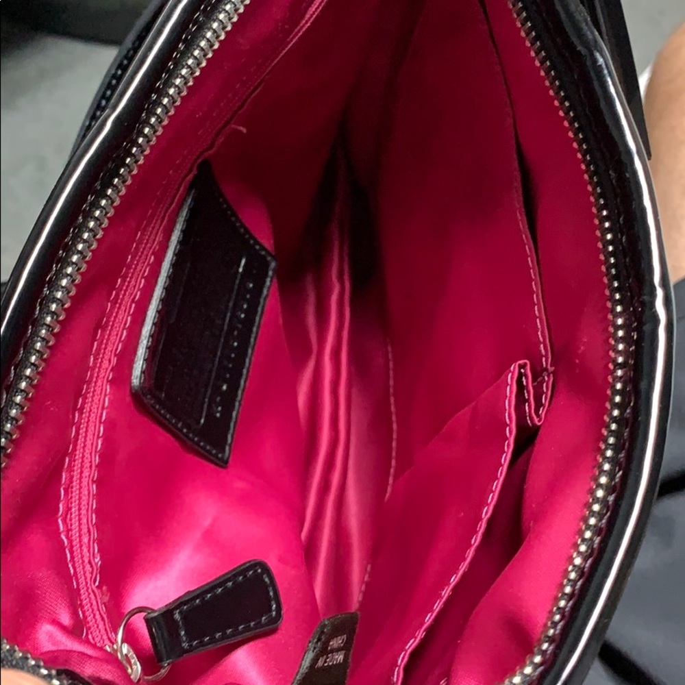 Women’s Black Patent Leather COACH Messenger Purse - Picture 7 of 8